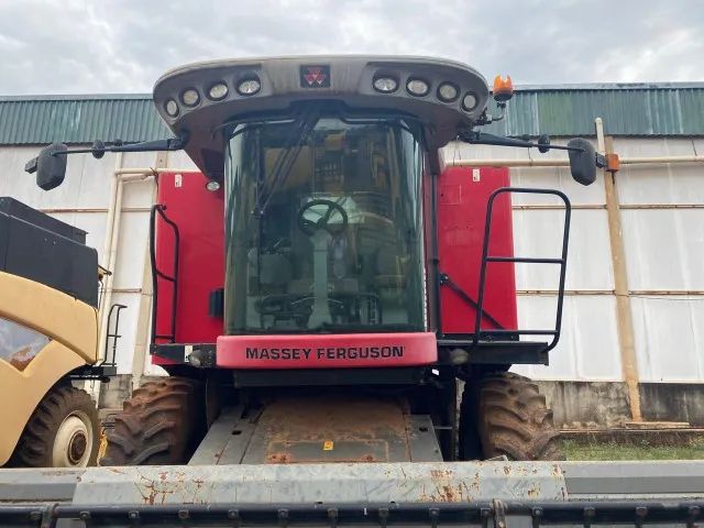 Colheitadeira Marca Massey Ferguson - 9690 Axial Classe 6