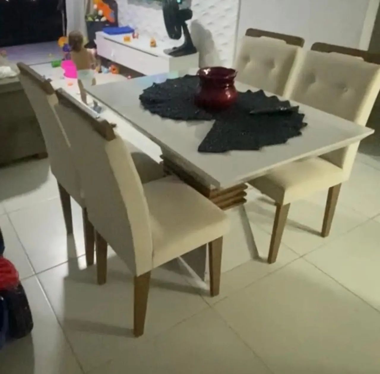 Mesa de Jantar 4 Cadeiras