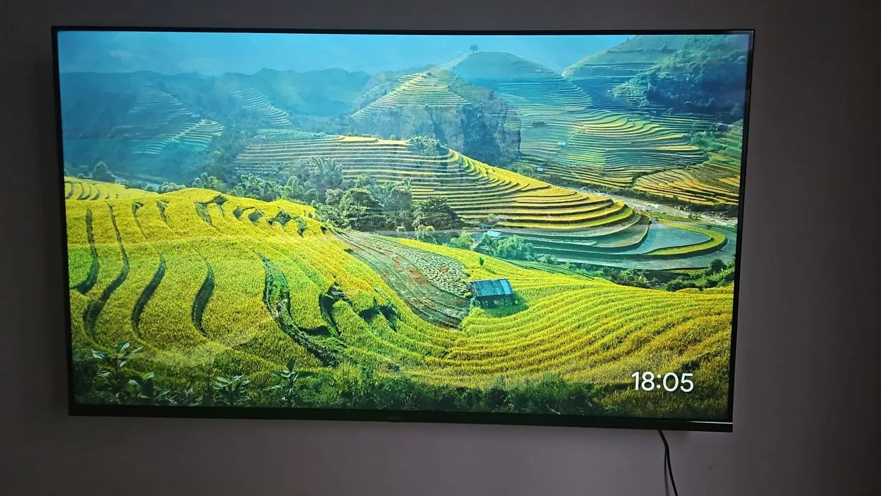 TV com 3 meses se uso. 