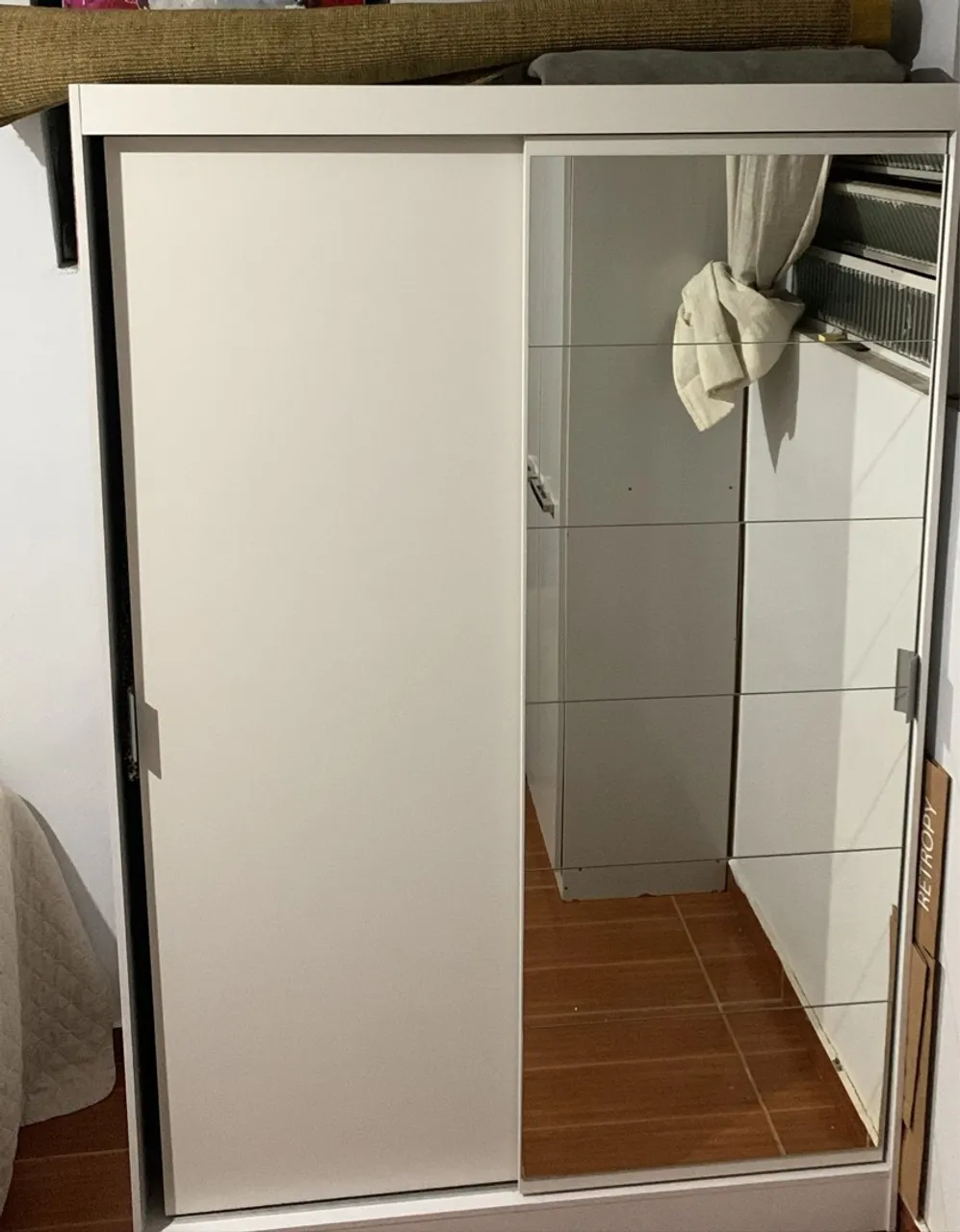 Guarda roupa semi novo Branco