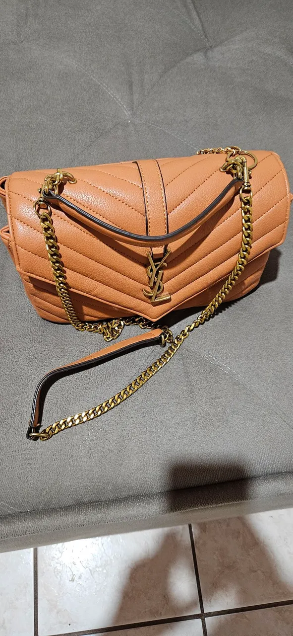 Bolsa Saint Laurent YSL de Ombro em Couro - Elegância e Estilo