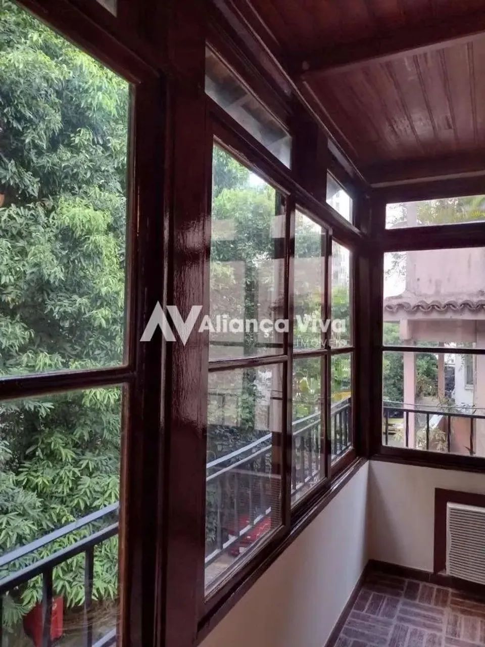 Humaitá | Casa 4 quartos, sendo 1 suite