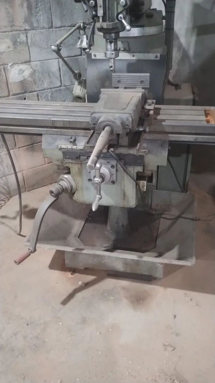 Fresadora Industrial  veker iso 30 muito nova - Foto 3