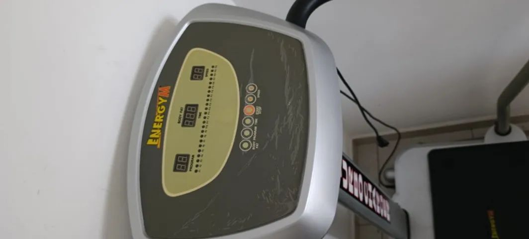 Plataforma vibratório Energym - Polishop - Foto 3
