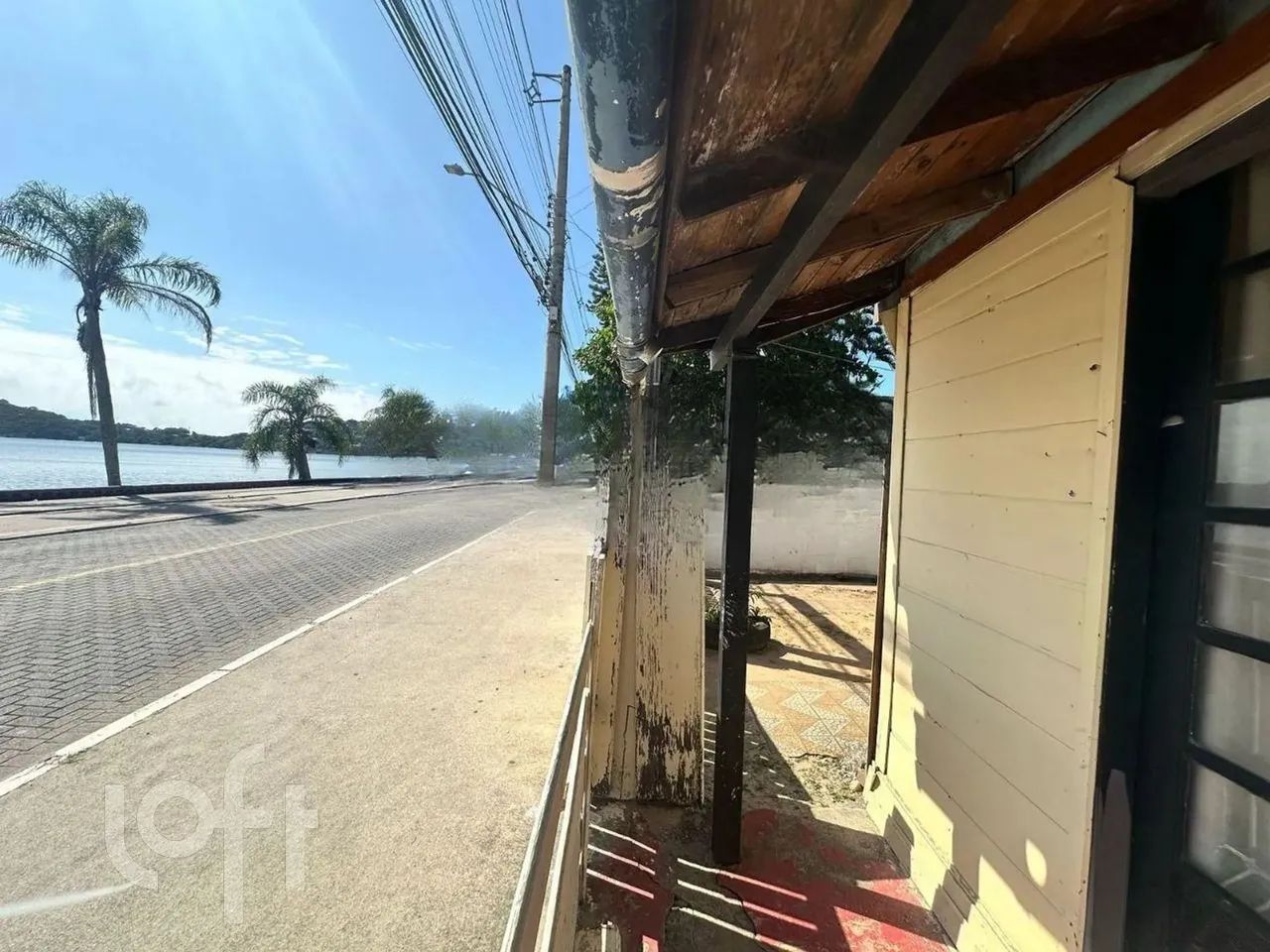 Casa de Madeira frente pra Lagoa da Conceição na Avenida das Rendeiras - Foto 3