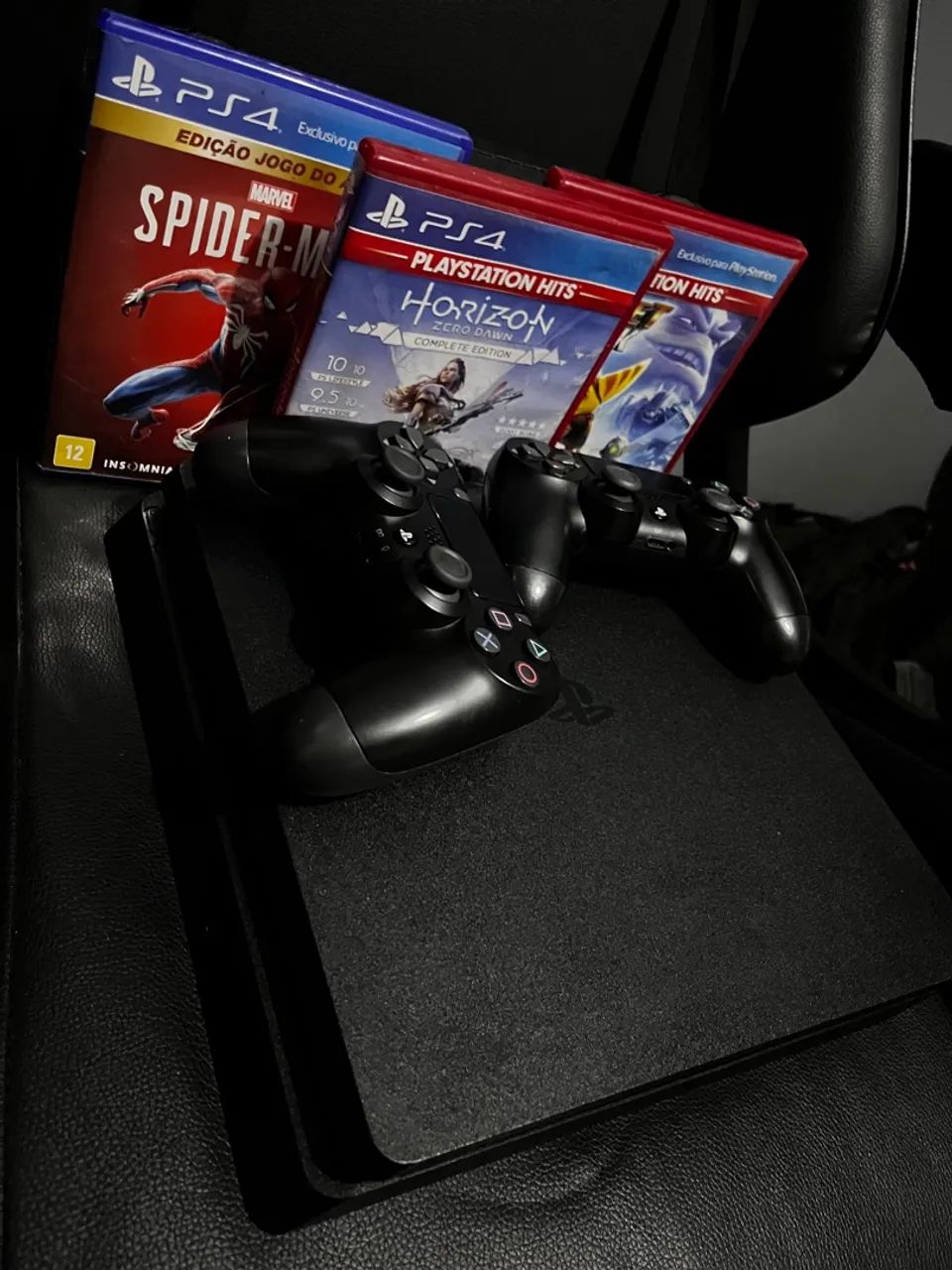 PlayStation 4 com Jogos e Controles - Foto 2