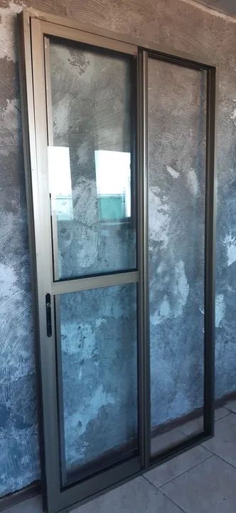 Porta de correr em alumínio, nova! Cor bronze - Foto 3