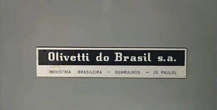 Máquina de escrever antiga Olivetti  - Foto 2