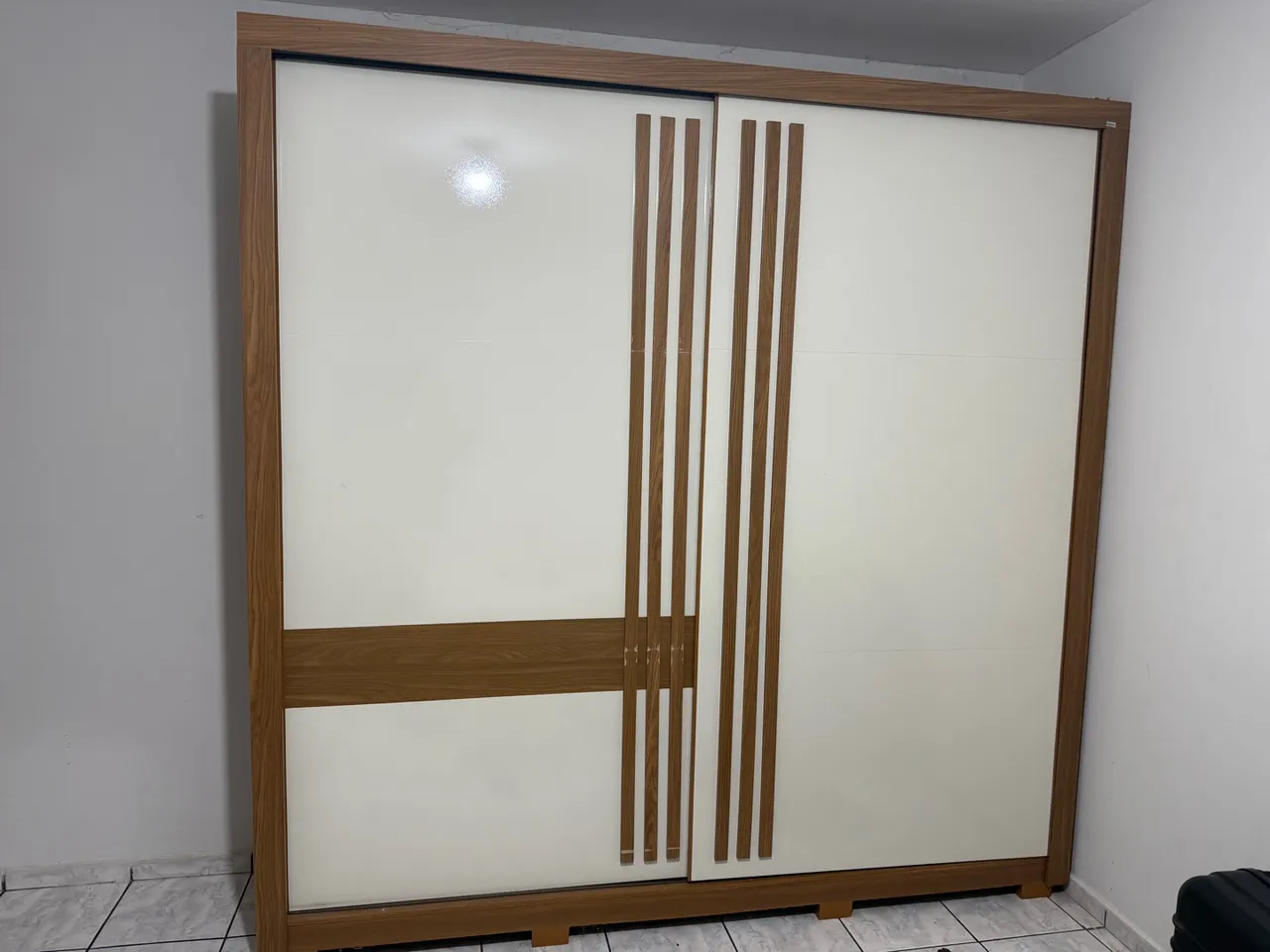 Guarda-Roupa Moderno 2 Portas
