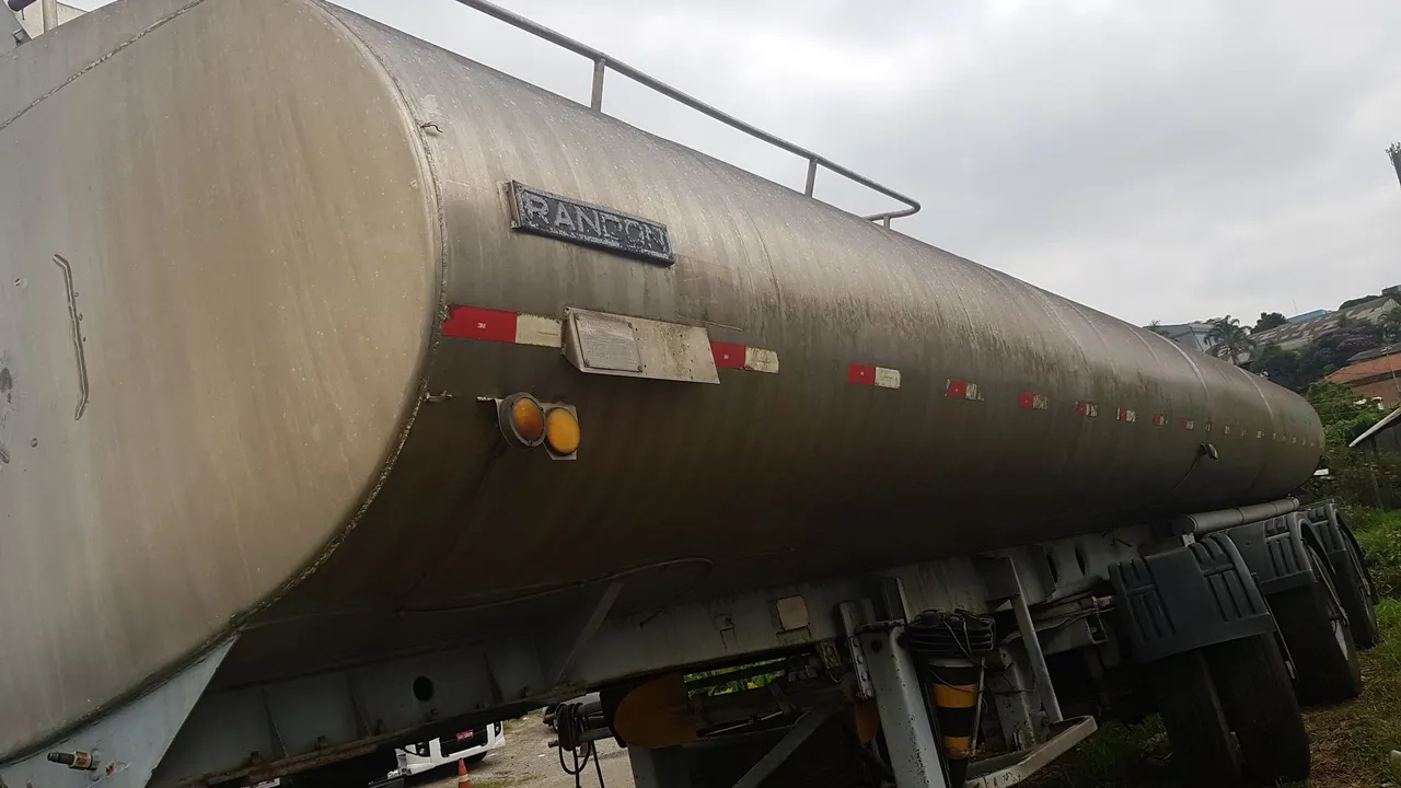 Carreta Tanque Inox Randon tipo Vanderleia