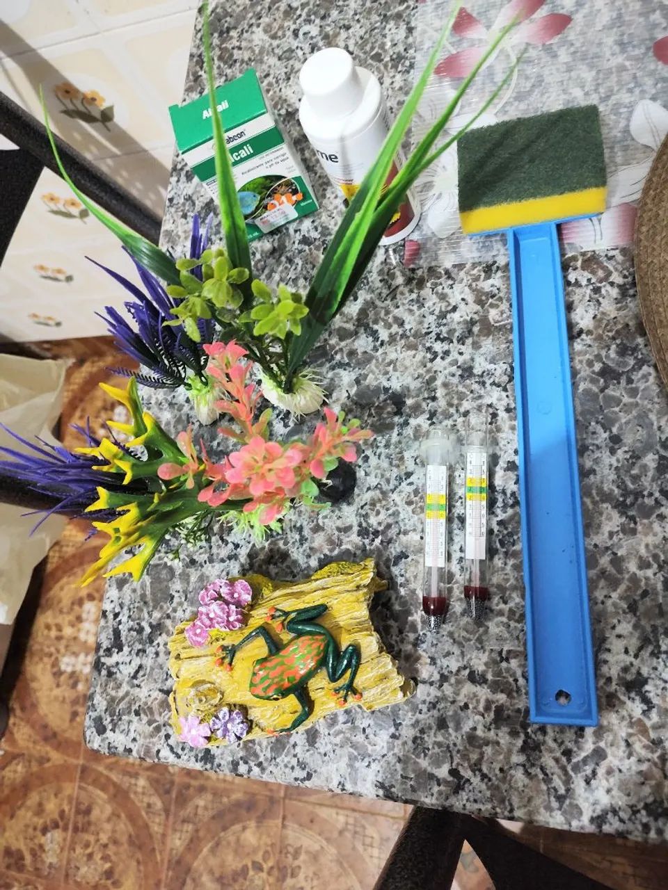 Kit para Aquário com Decoração, Termômetro e Limpeza
