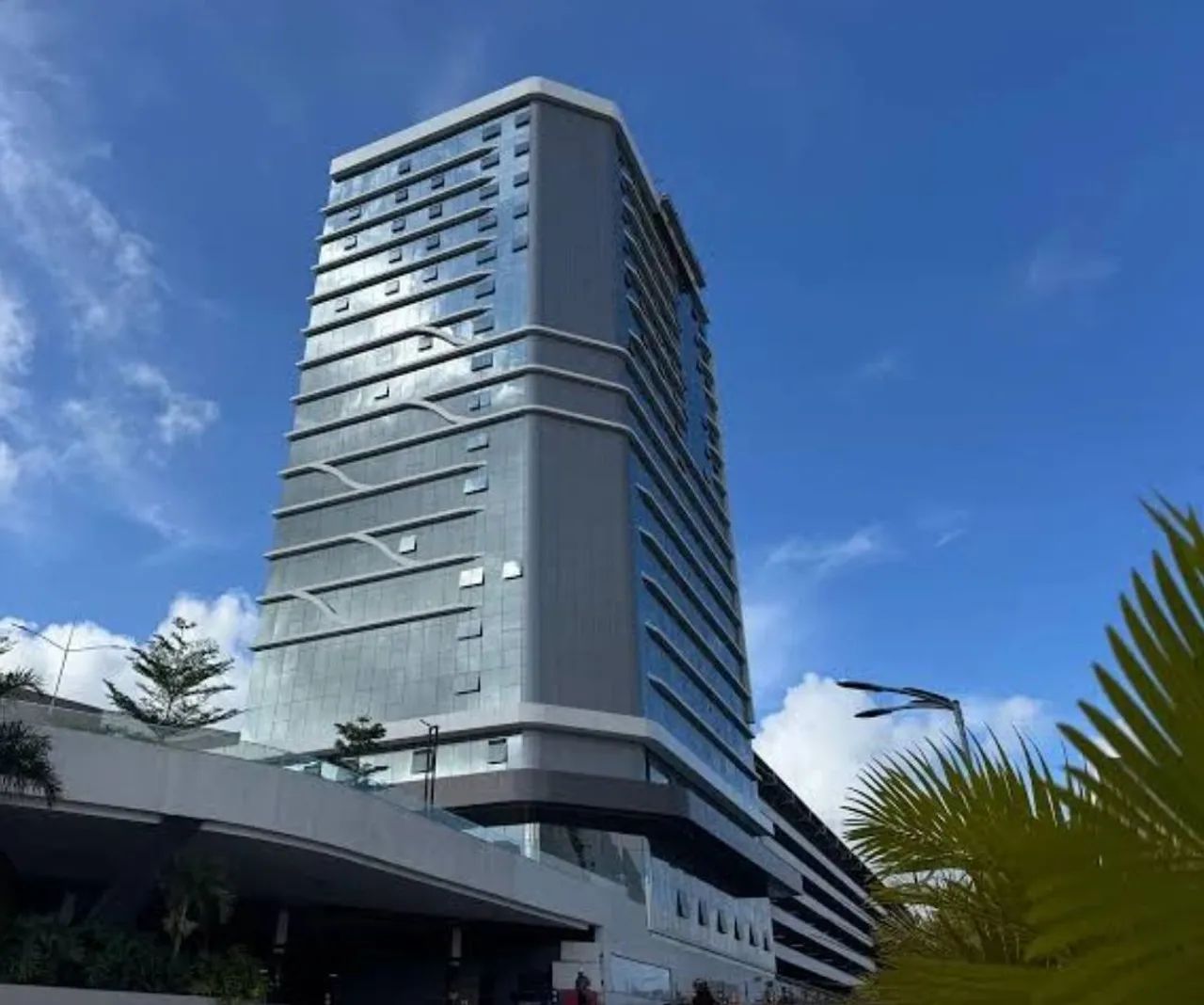 Alugo Epic Tower 47 m² último andar de salas, piso elevado e estrutura surpreendente - Foto 3