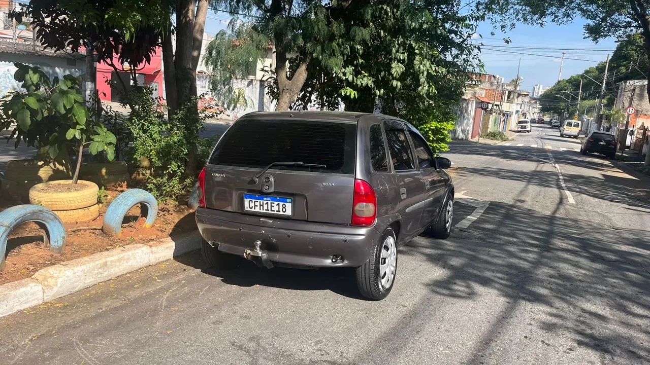 Vendo corsa super 96 4 portas 1.0 8V   - Foto 4