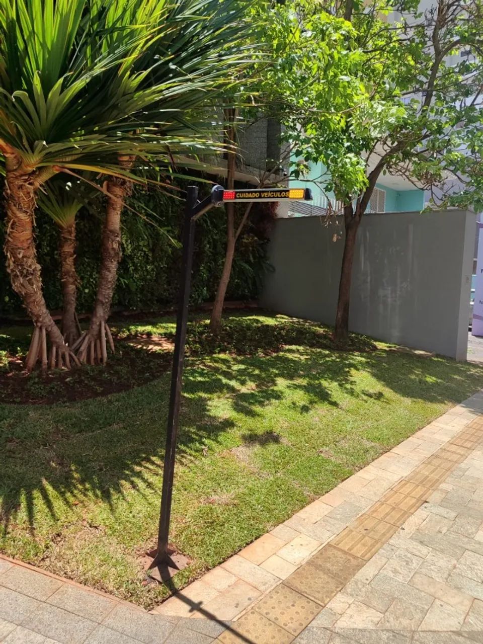 ESTAMOS CONTRATANDO JARDINEIRO / AUXILIAR DE JARDINAGEM