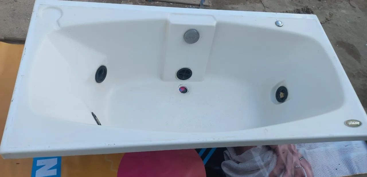 Jacuzzi Bathtub64872567908738122