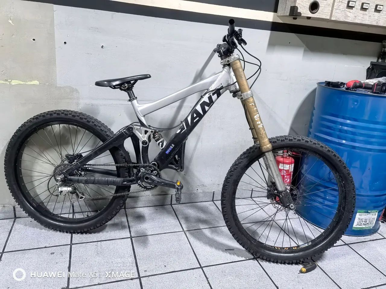 Downhill Giant Glory Dh 2008 Giant Glory Advanced Mountain Bike In