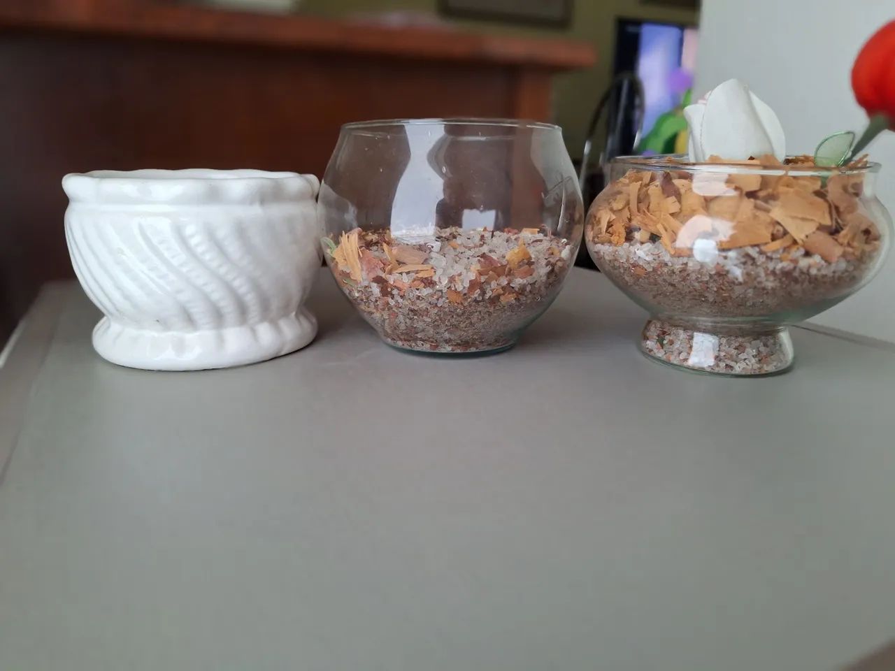 3 cachepôs de vidro e porcelana - Foto 2
