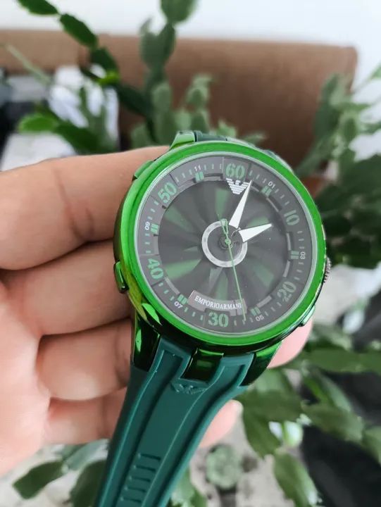 Relógio marca famosa Masculino Verde e azul 