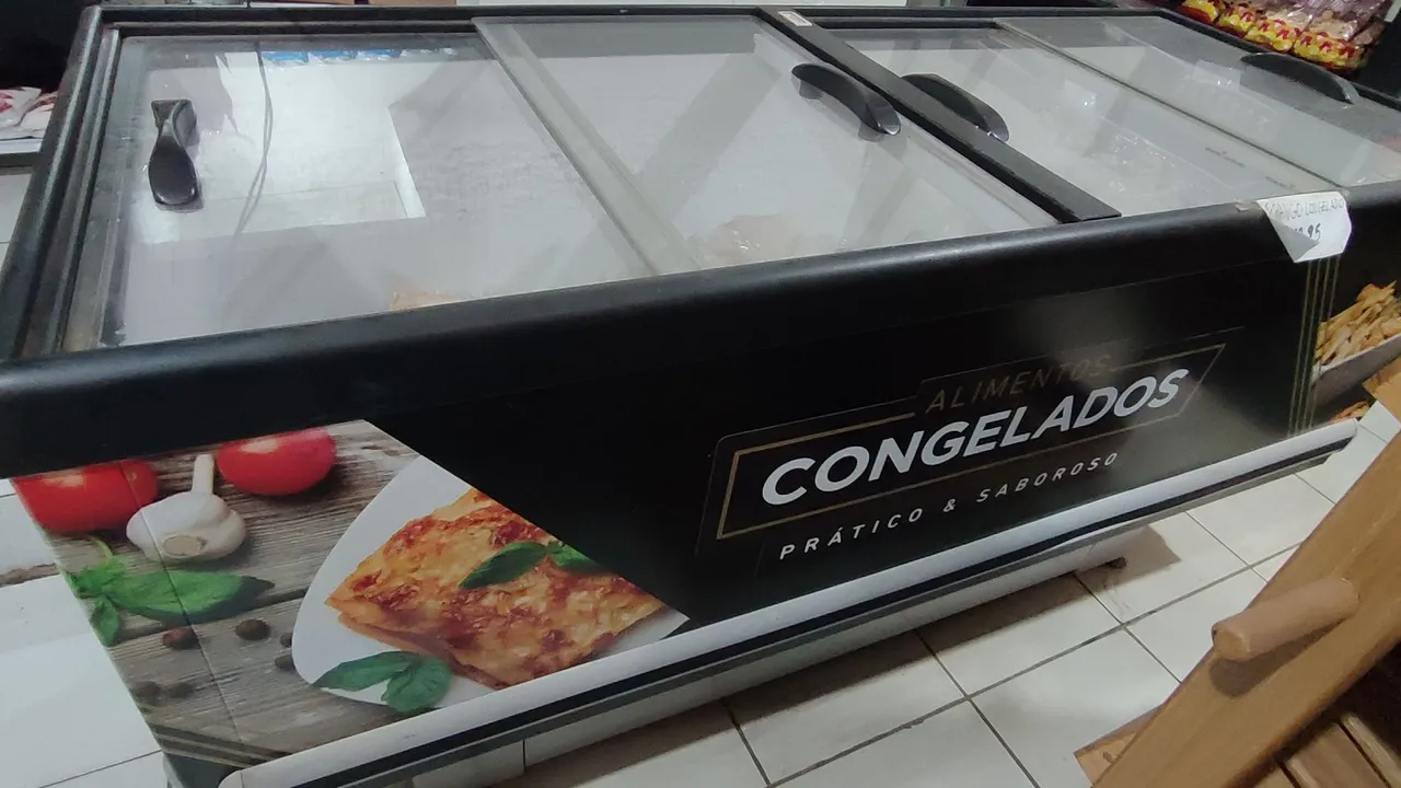 Freezer Horizontal de 2 metros Gelopar para Alimentos Congelados