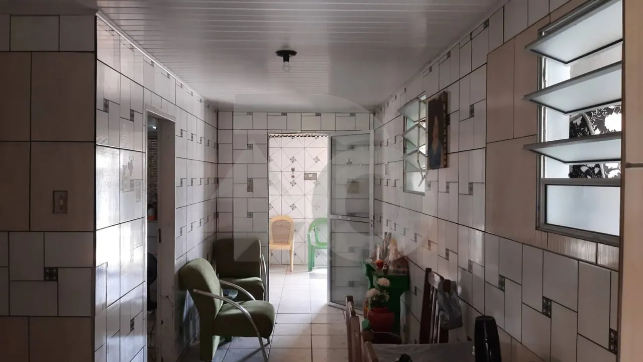 Casa à Venda no Centro com 1 Quarto e Amplo Quintal - Barra dos Coqueiros