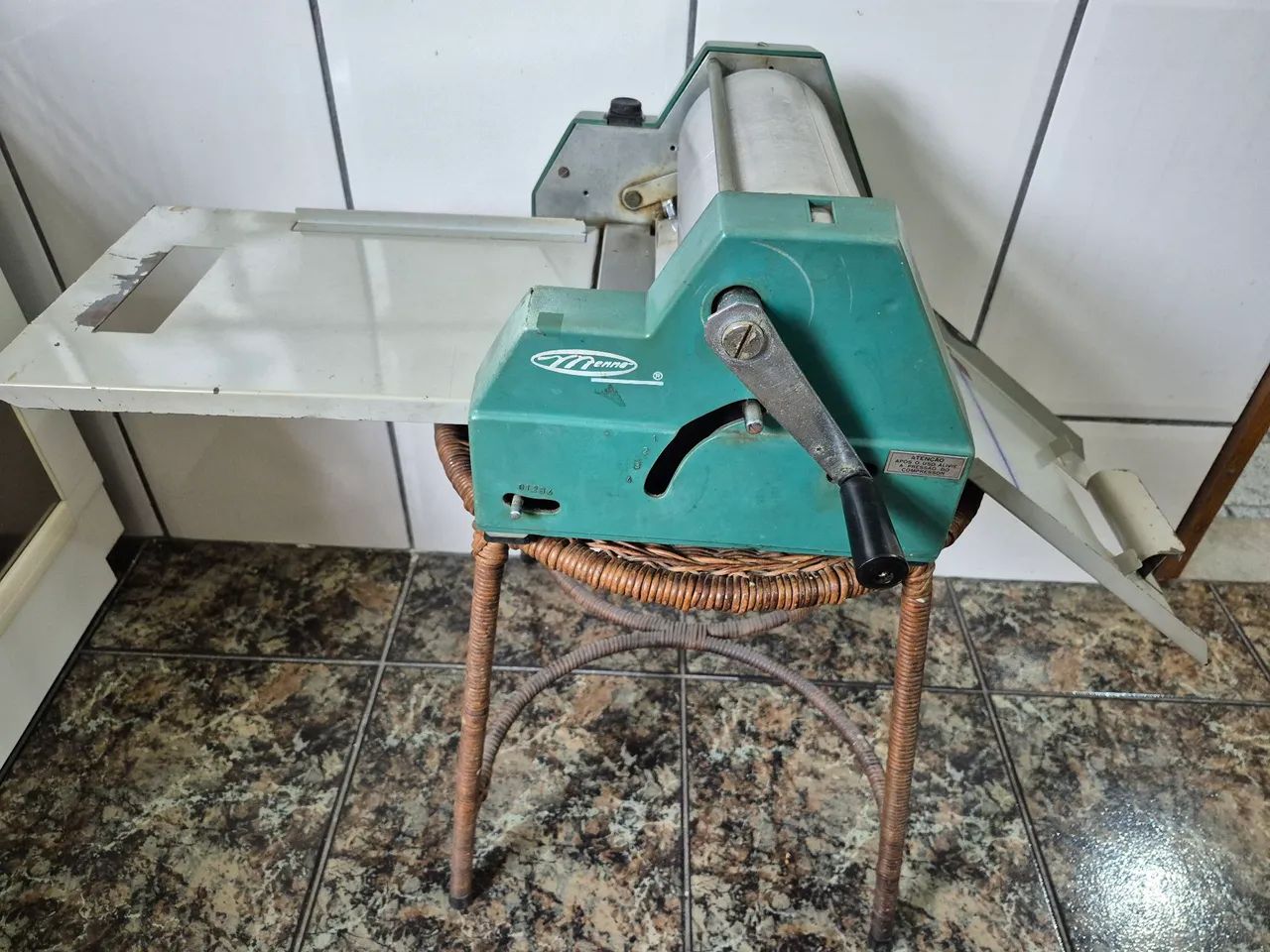 Mimeógrafo à Álcool Para Colecionador em Bom Estado R$100,00 Reais Retirar no Local - Foto 4