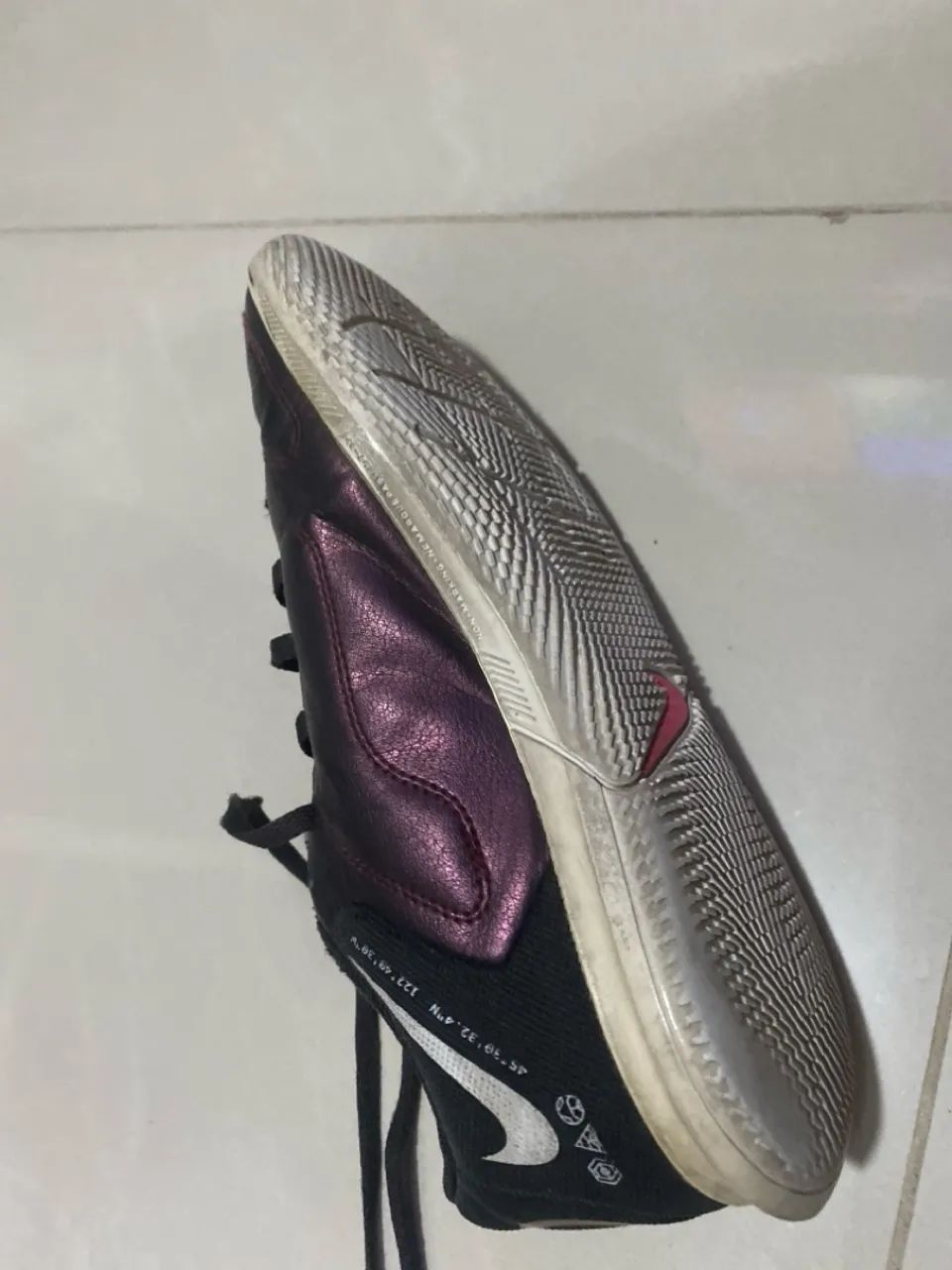 Chuteira de salão Nike Tiempo - Foto 3