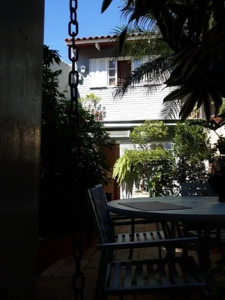 Sobrado em Porto Alegre, no bairro Hípica, com 3 dormitório(s), e 3 banheiros, à