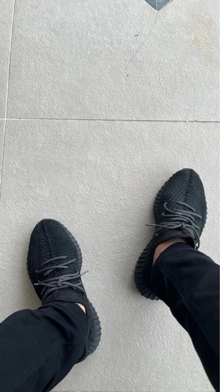 Yeezy Boost 350 V2 Black