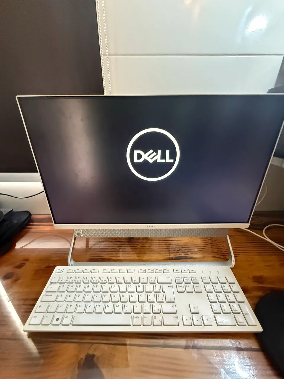 Dell All in One Inspiron 5490 - i5 10ª Geração - 12GB RAM - 24