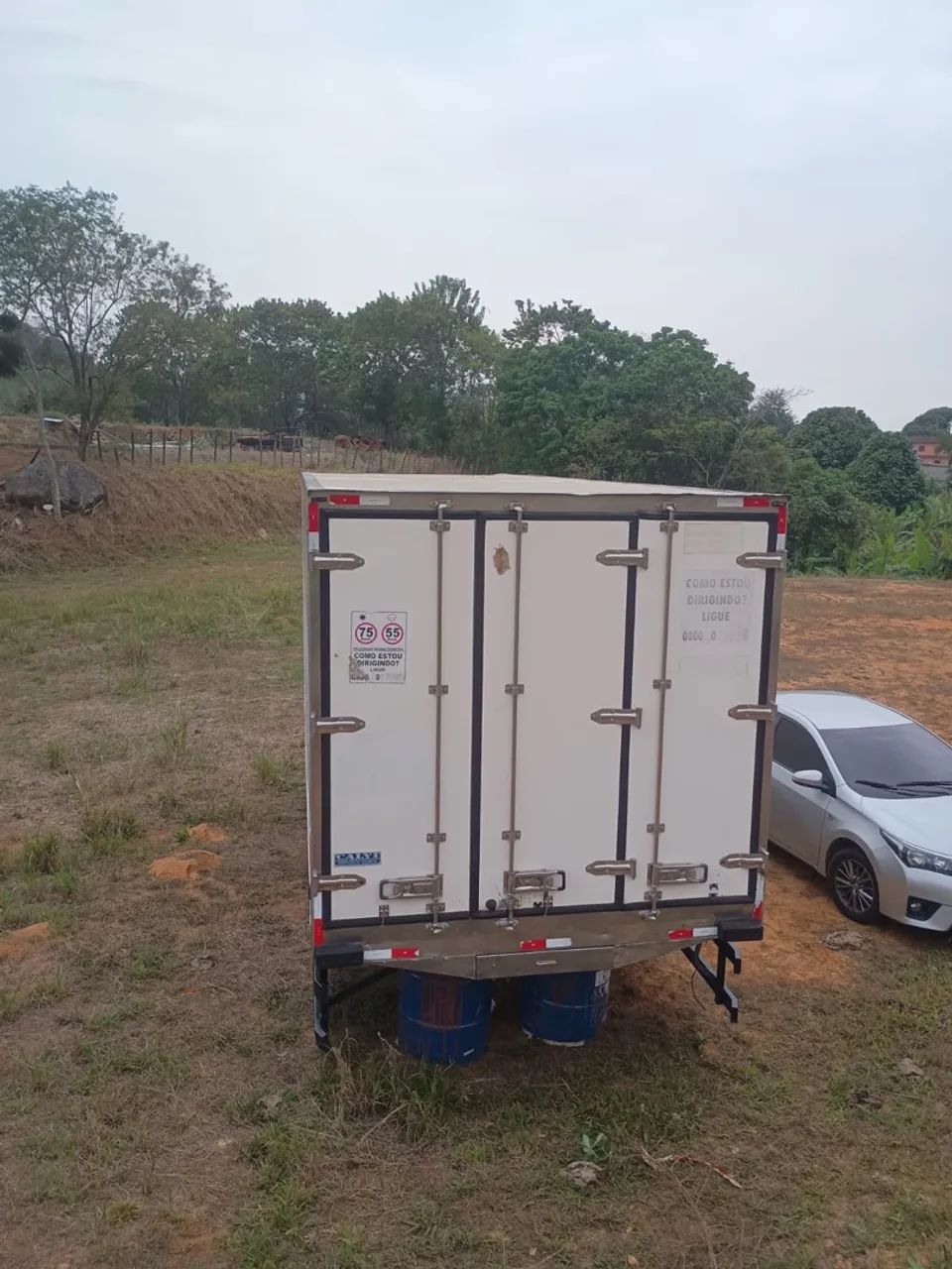 Baú frigorífico / isotérmico para caminhão toco  - Foto 4