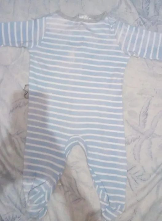 Macacão de bebê com estampa de baleia - Foto 3