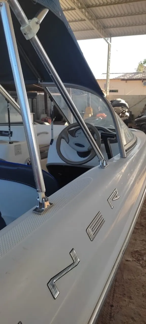 Lancha bayliner 160