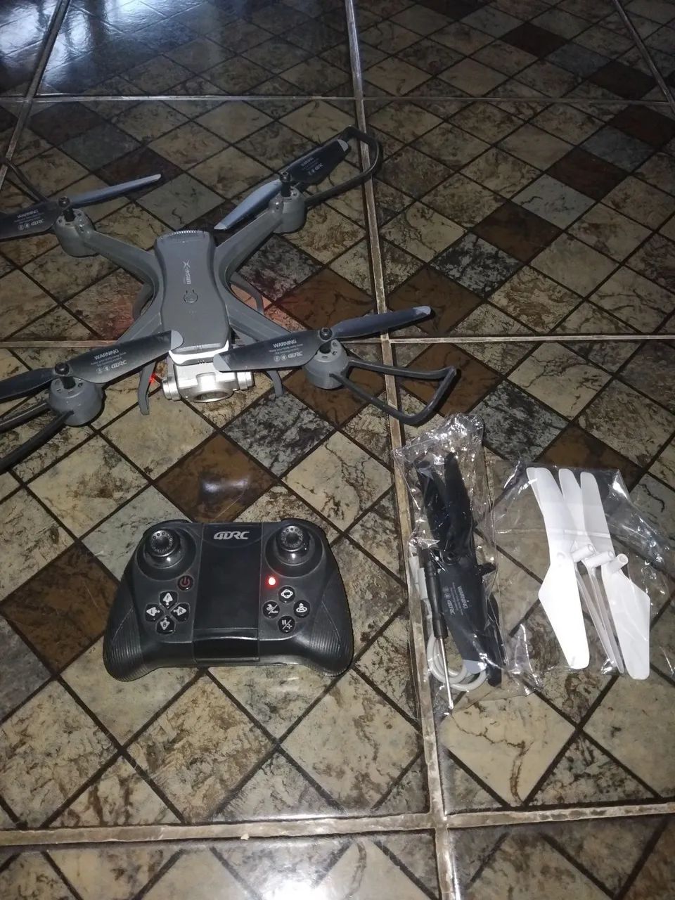 Drone com defeito na hélice 64290080466690120