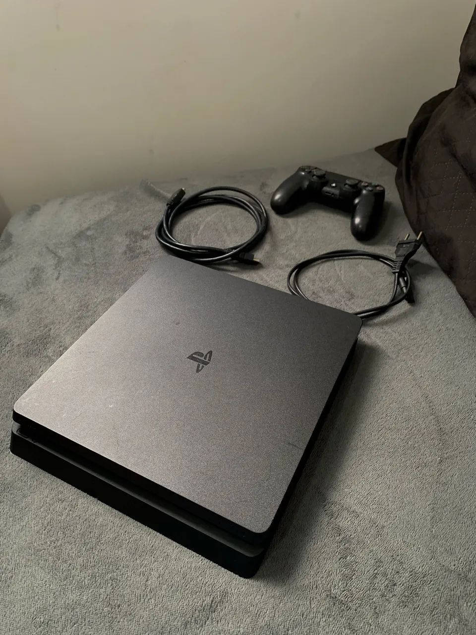 PLAYSTATION 4 SLIM COM 2 CONTROLES E GTA V - Foto 3