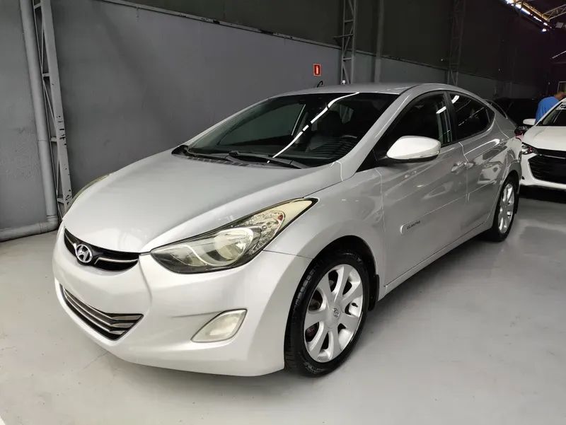 Hyundai Elantra GLS 1.8 16V 2013