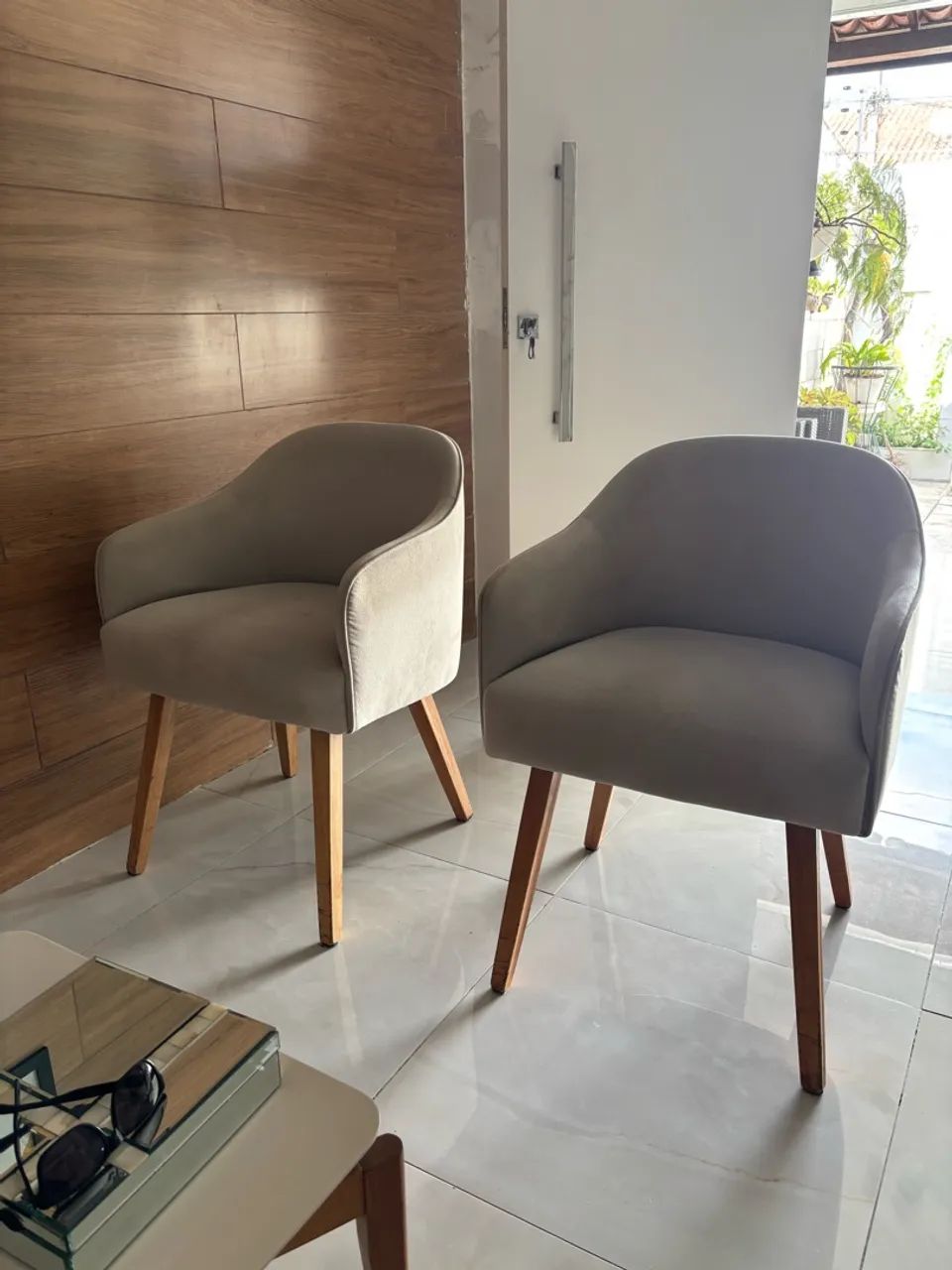 Conjunto de poltronas em perfeito estado 