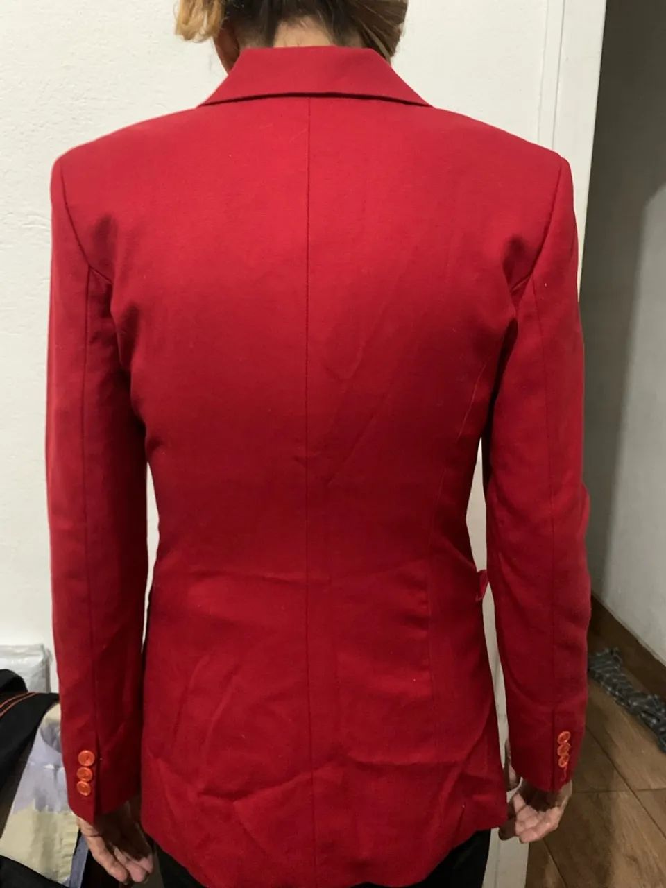 Blazer vermelho duplo abotoamento  - Foto 4