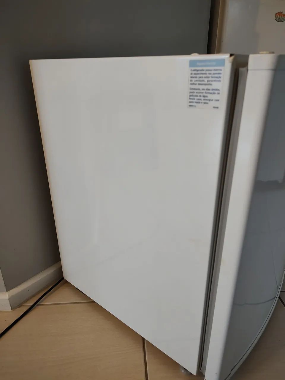 Frigobar Eletrolux RE80 - Foto 2