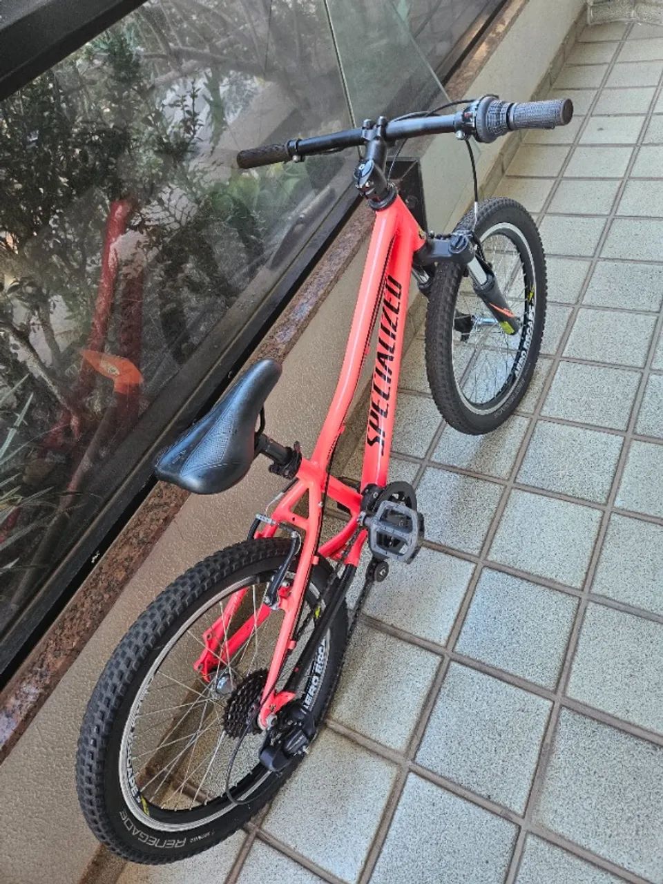 Bicicleta infantil Specialized hot rock aro 20  - Foto 3