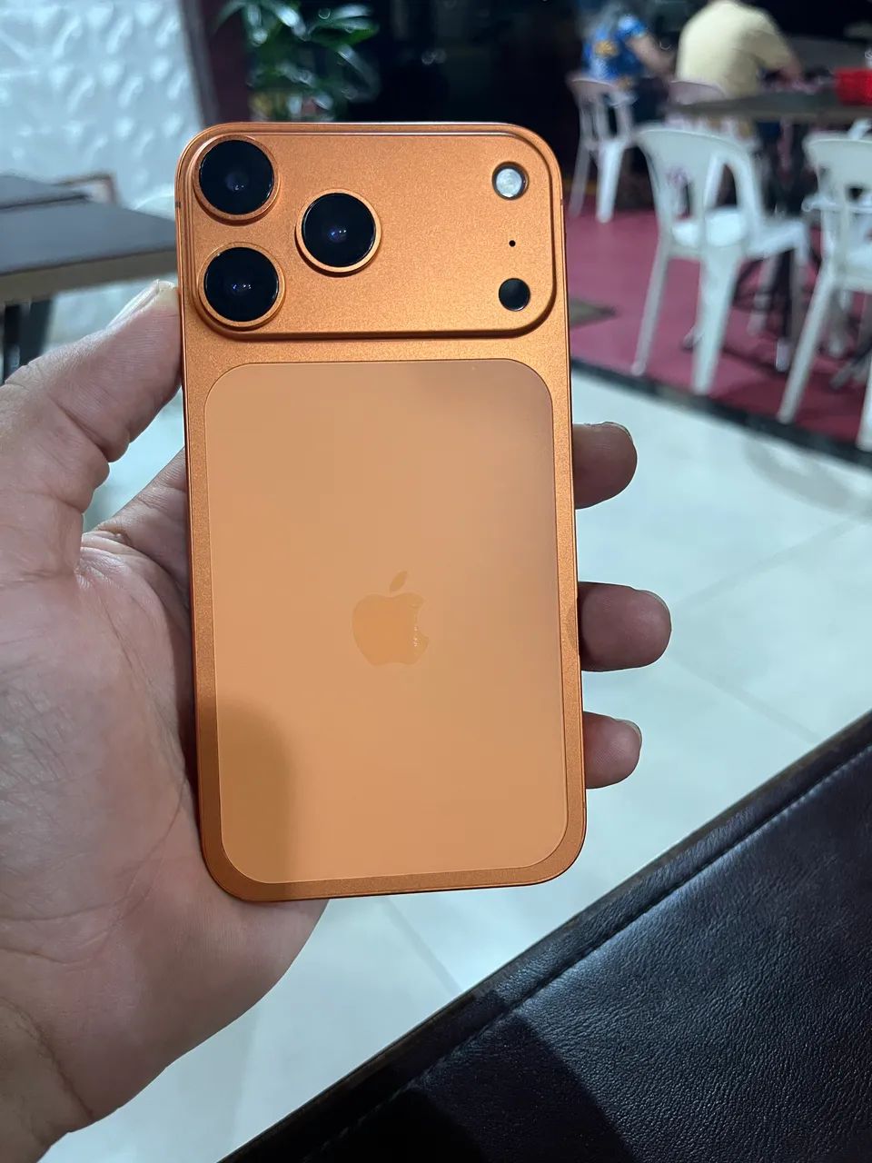 iPhone 11 256 GB sabor 17 PRO R$850 pra vender logo