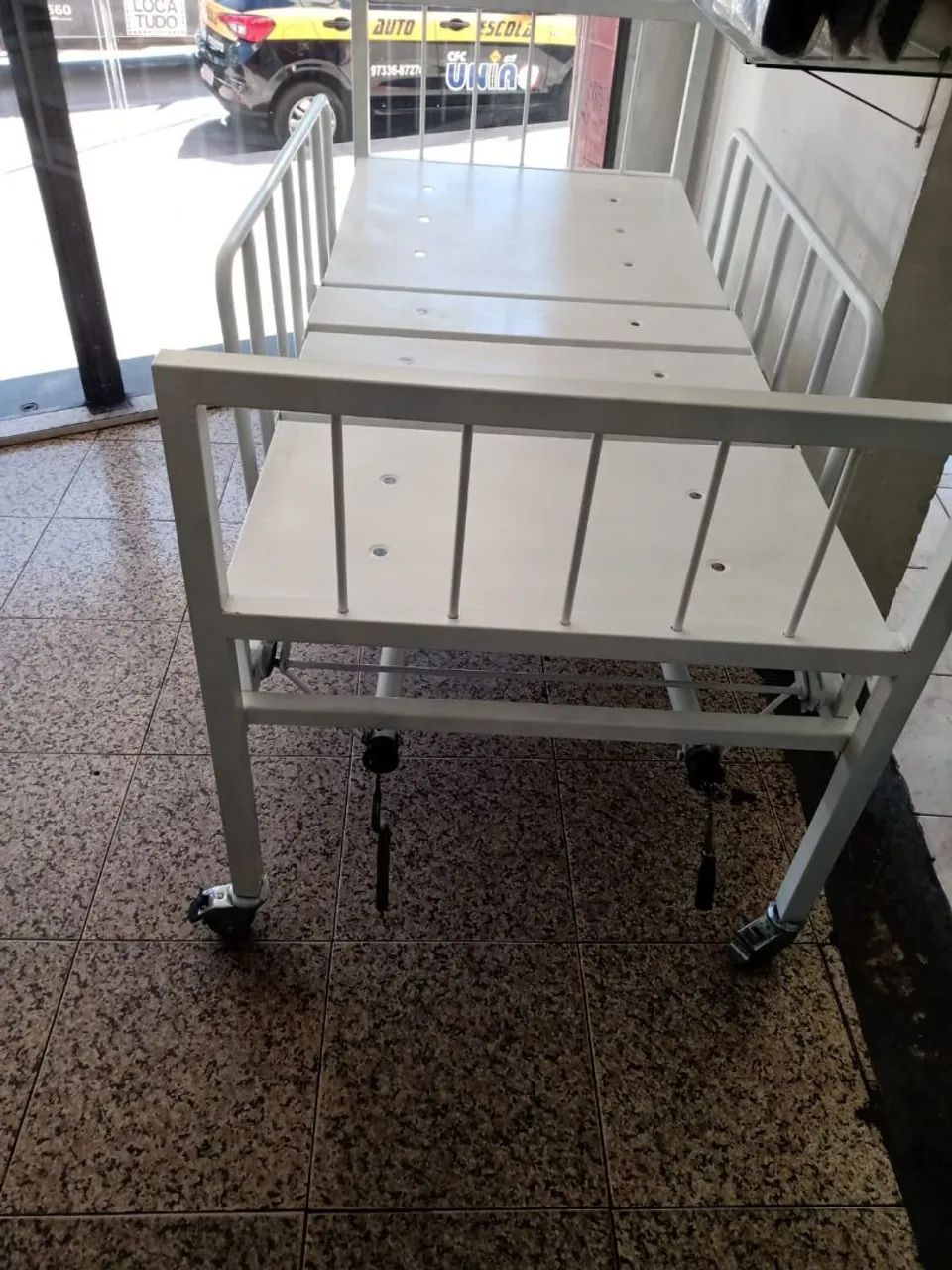 Cama hospitalar 2 manivelas  - Foto 2