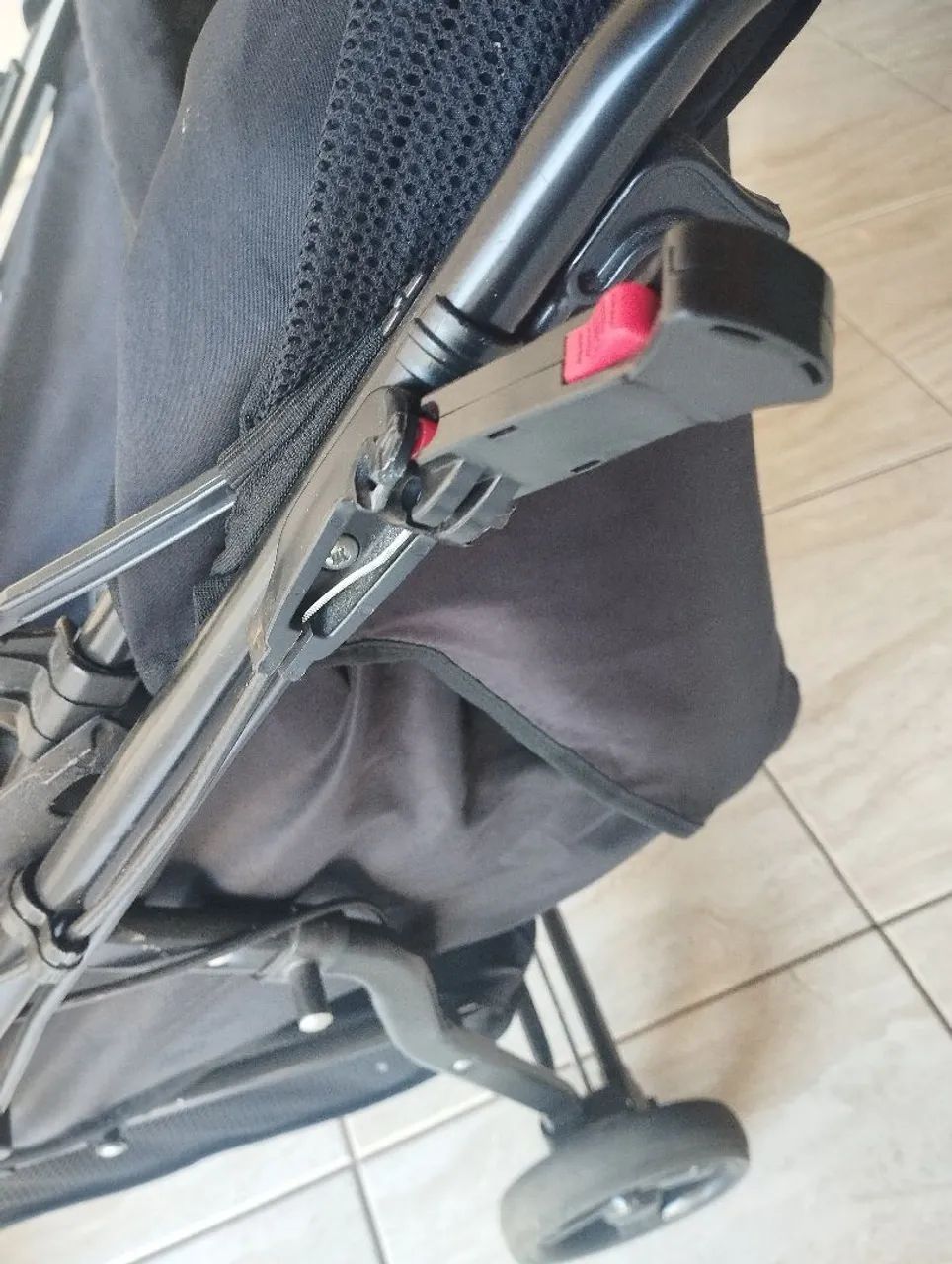 Carrinho de bebê com freio na mão. - Foto 3