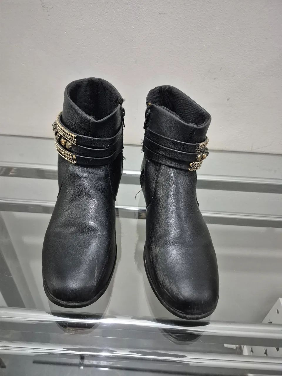 Bota feminina Número 36 R$. 50, - Foto 2