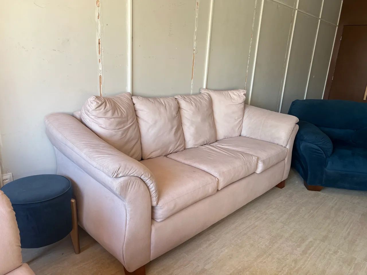 Sofá de três lugares,fazer retirada! - Foto 2