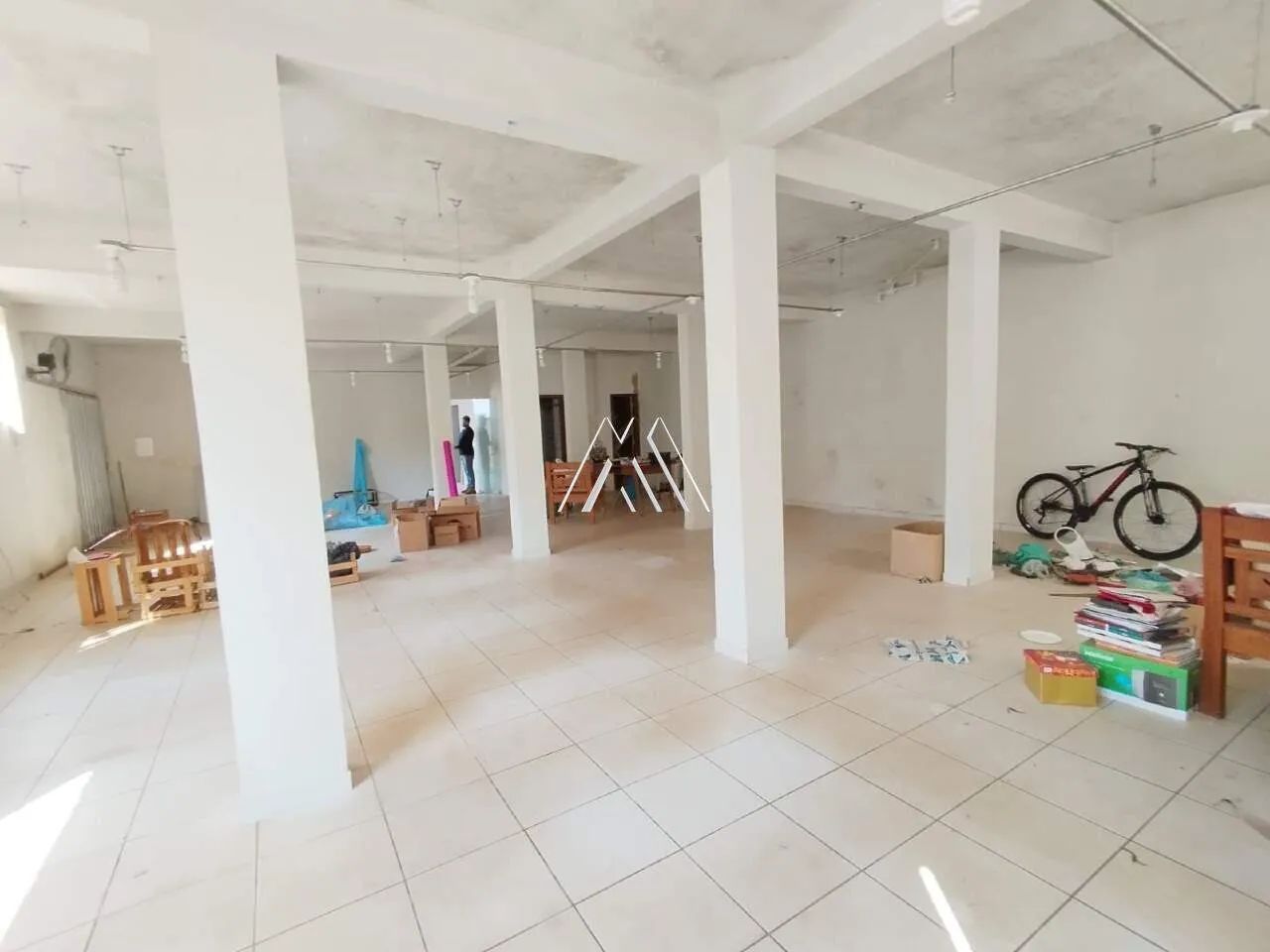 Alugo loja comercial em Itatiaiuçu excelente localização. - Foto 2