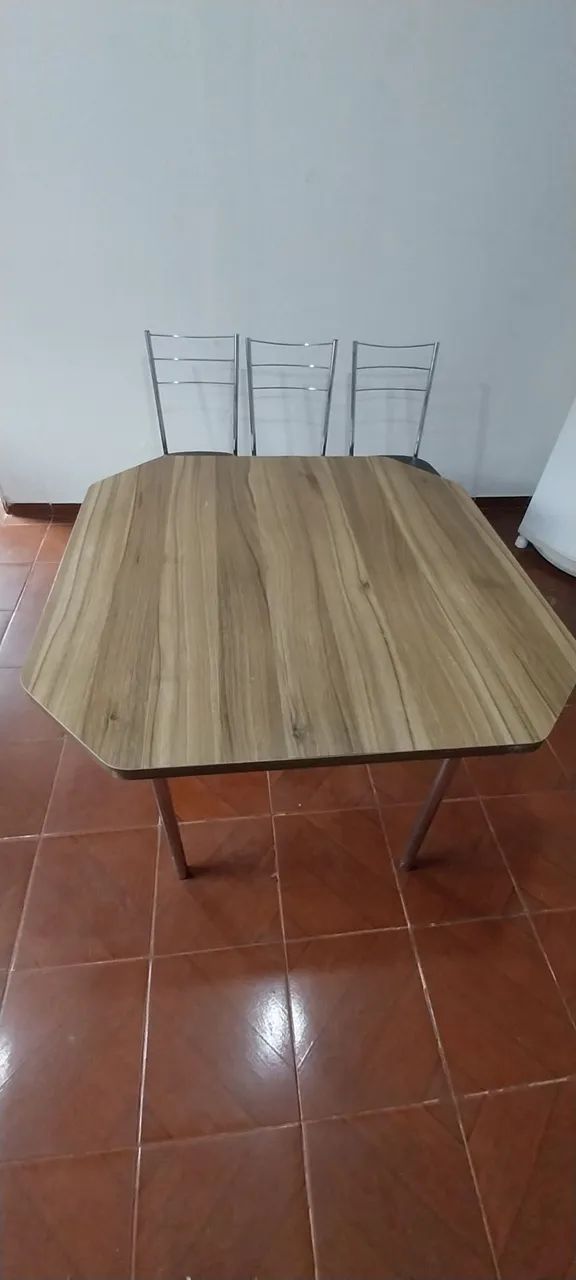 Mesa com 3 cadeiras - Foto 2