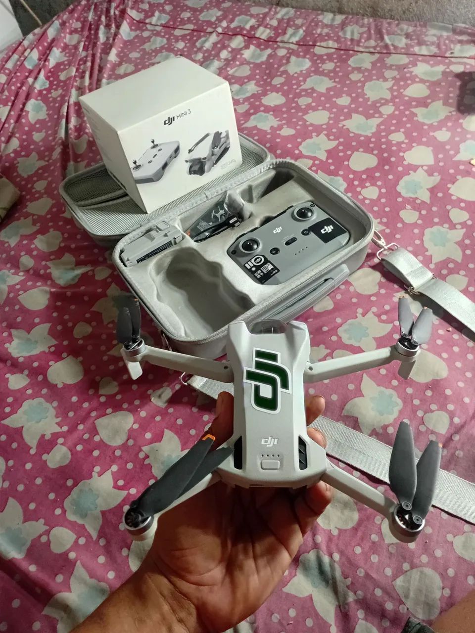 Drone dji mini 3 com bateria plus 45min de voo + beg de transporte  - Foto 3