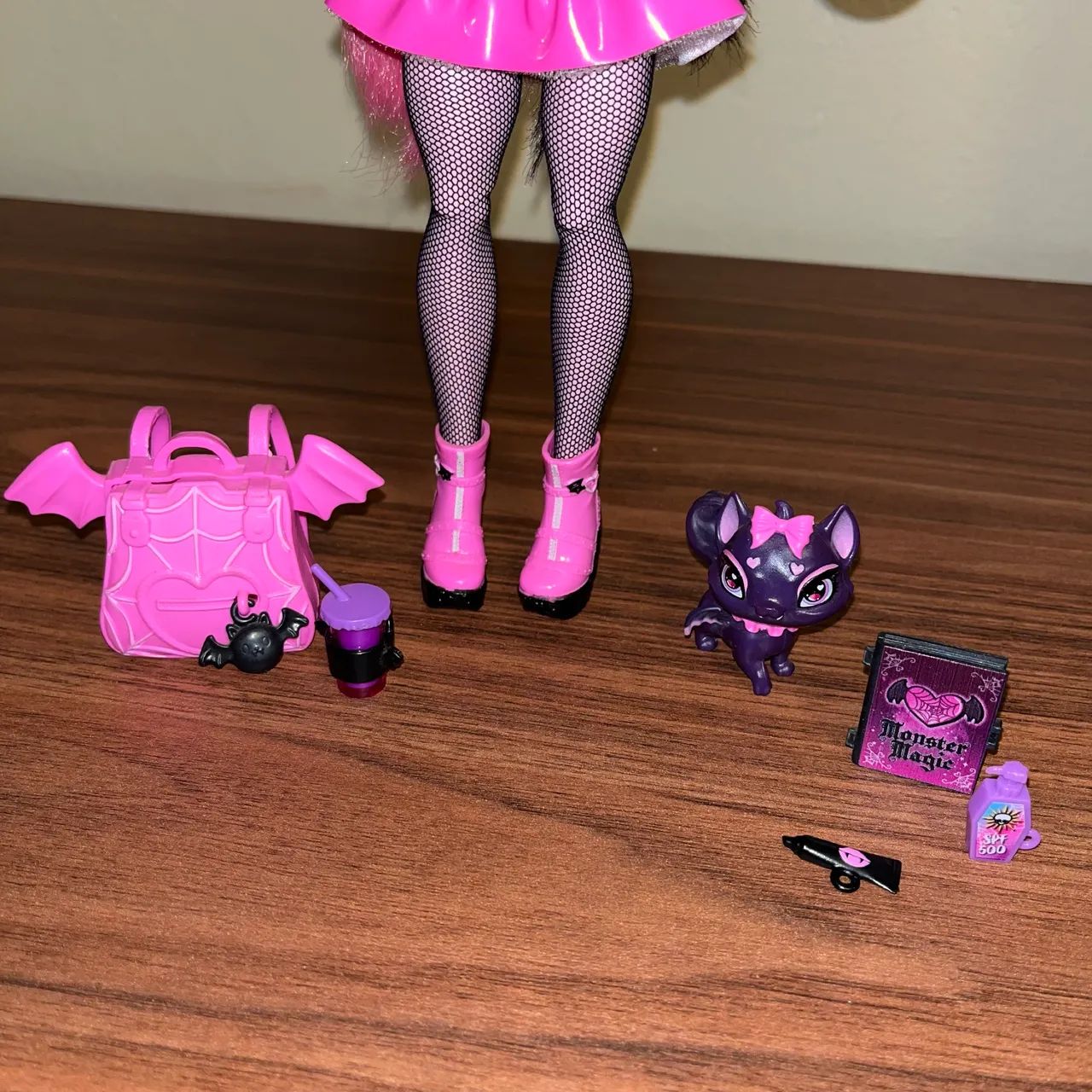 Boneca Monster high g3 Draculaura core refresh - Foto 2