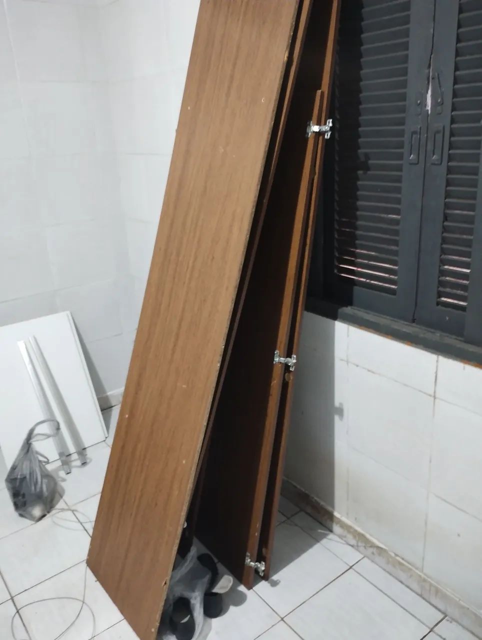 Retirada madeira guarda roupa  - Foto 2