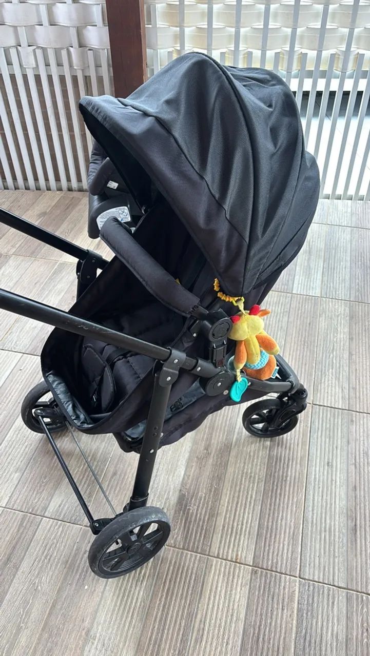 Vendo carrinho de bebê 